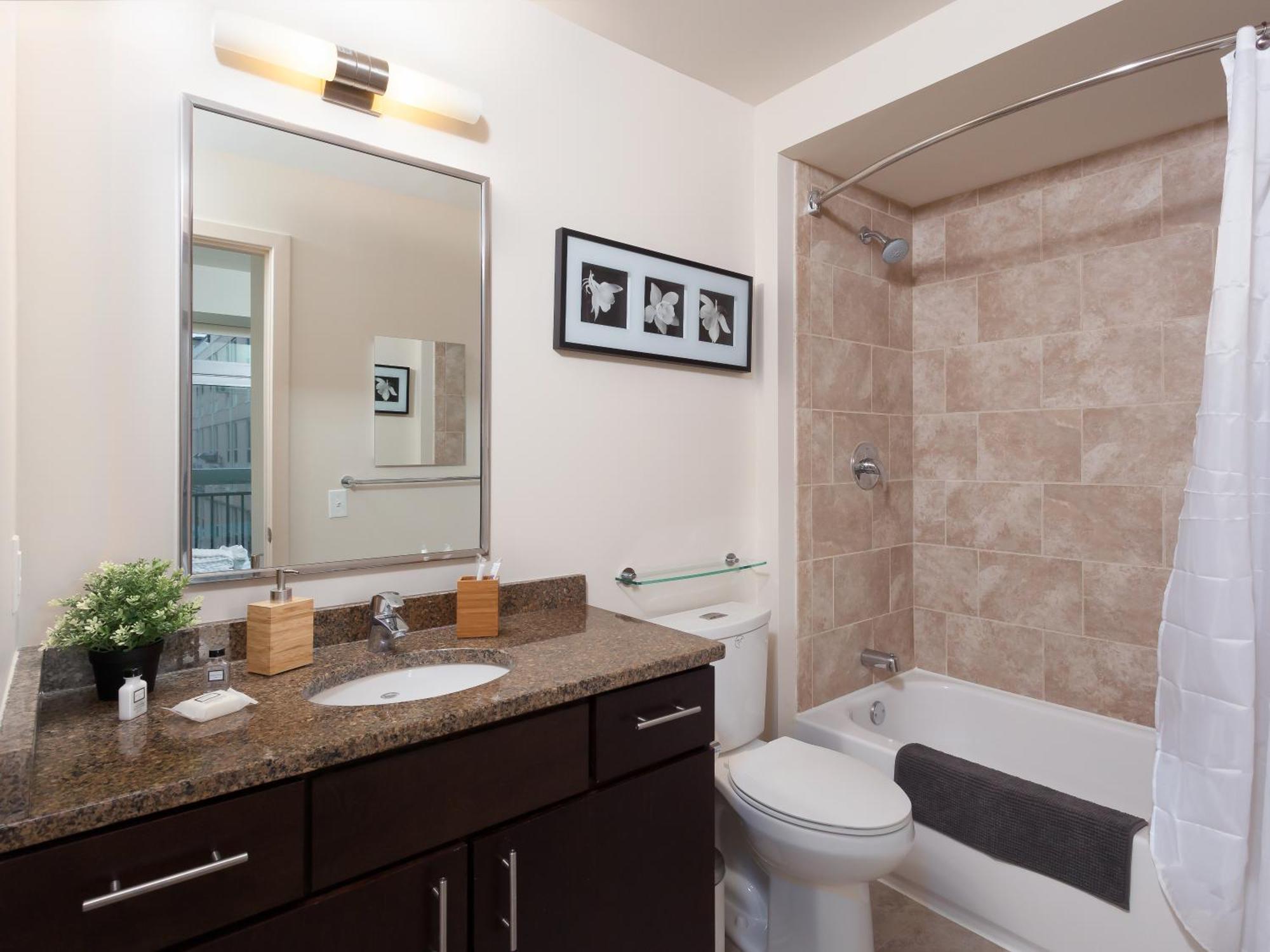 Apartment Pet Friendly 2 Bedroom And 2 Bathroom Near Rittenhouse Apts