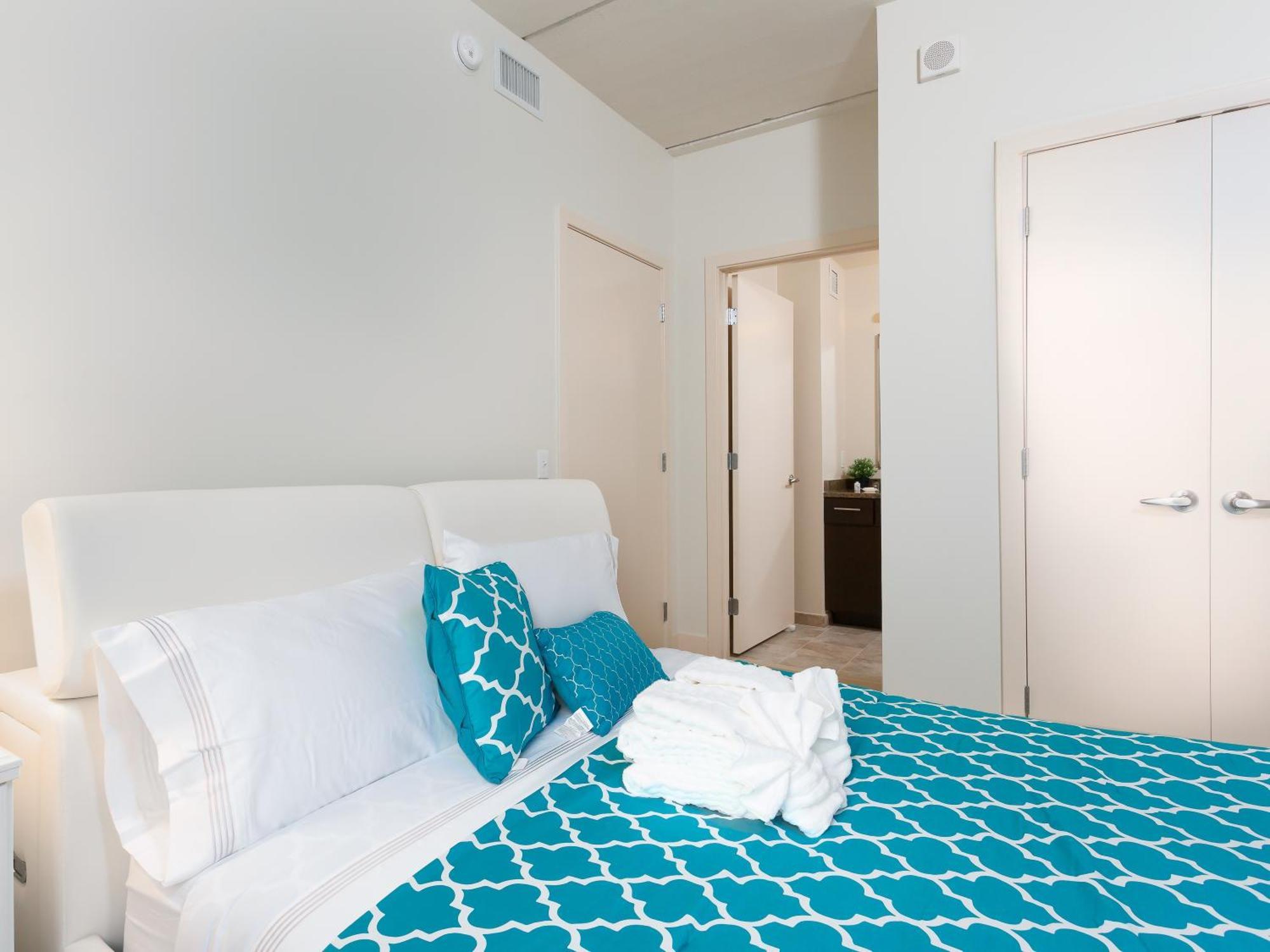 Pet Friendly 2 Bedroom And 2 Bathroom Near Rittenhouse Apts * Philadelphia